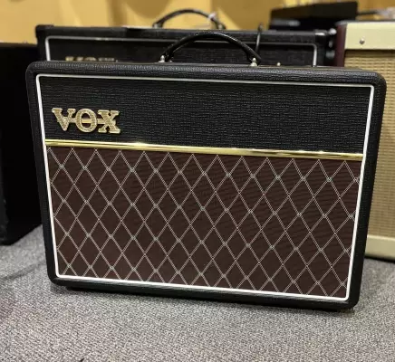 Store Special Product - Vox - AC10C1